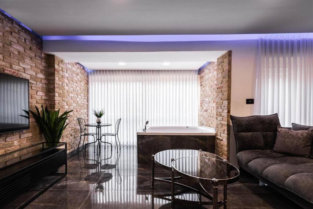 Apartamento שקיעה בים 75 - דירת נופש יוקרתית עם ג'קוזי ליד הים Haifa Exterior foto