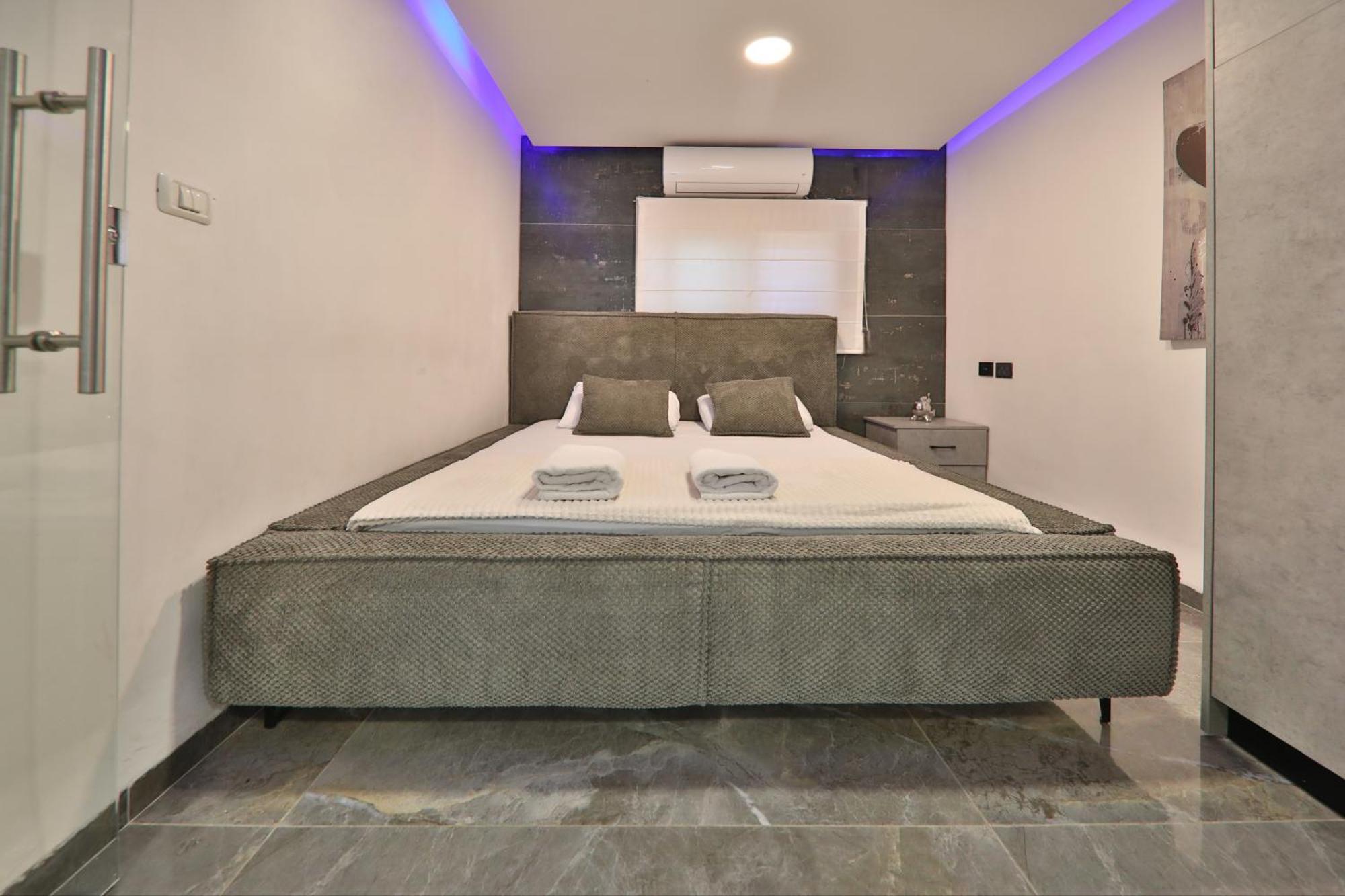 Apartamento שקיעה בים 75 - דירת נופש יוקרתית עם ג'קוזי ליד הים Haifa Exterior foto